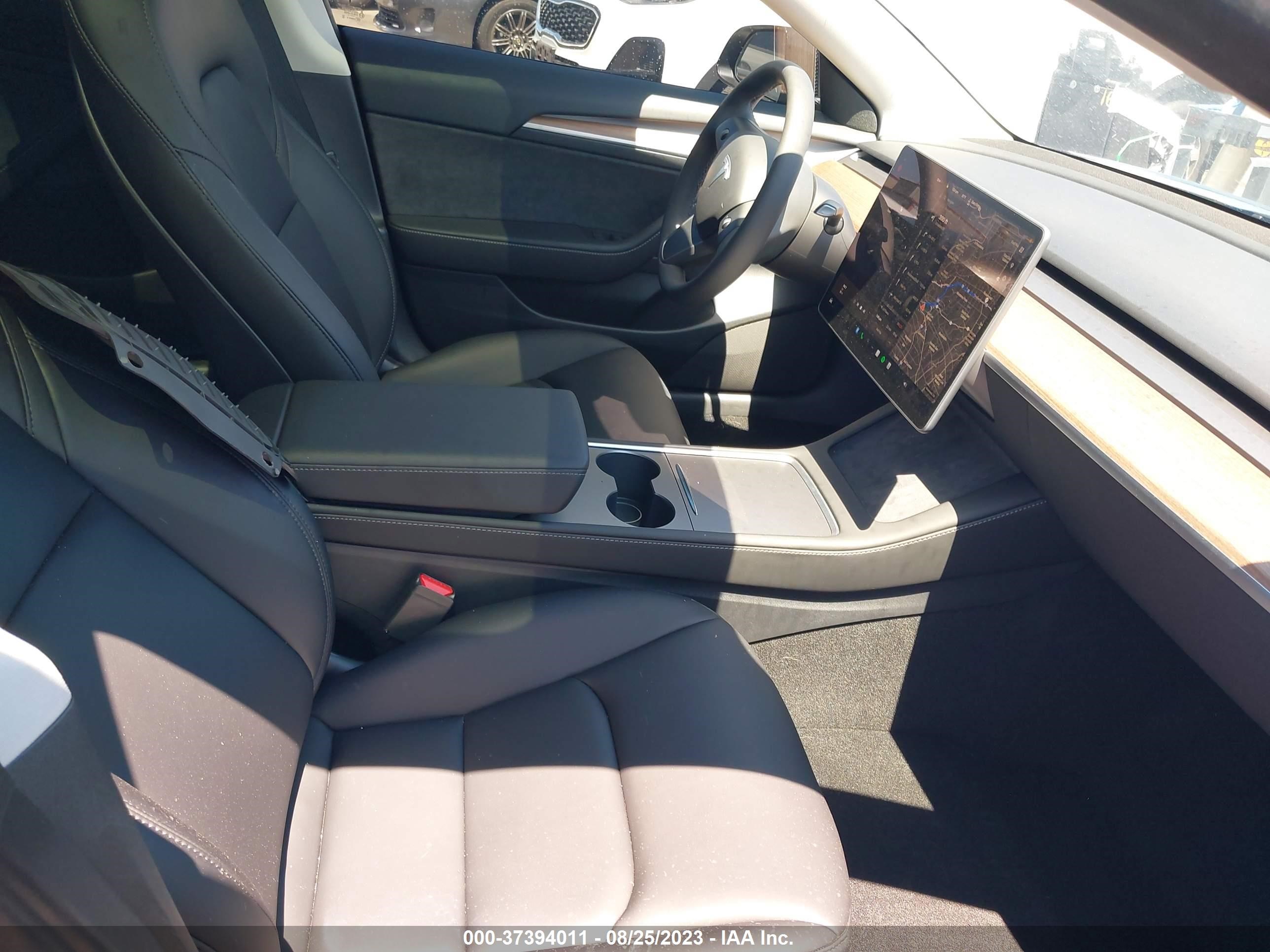 Photo 4 VIN: 5YJ3E1EA0PF568394 - TESLA MODEL 3 