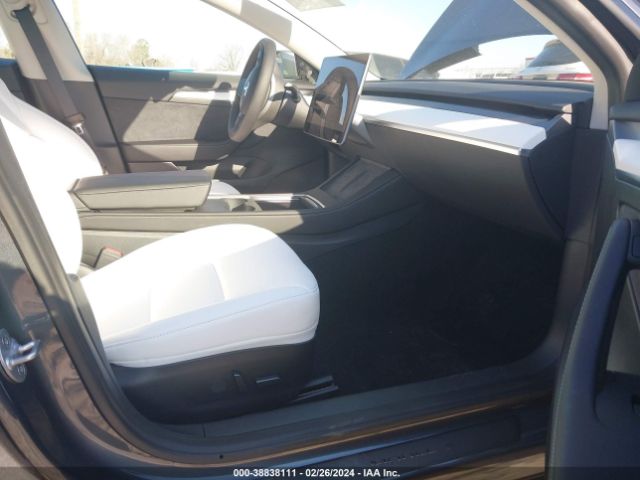 Photo 4 VIN: 5YJ3E1EA0PF703549 - TESLA MODEL 3 