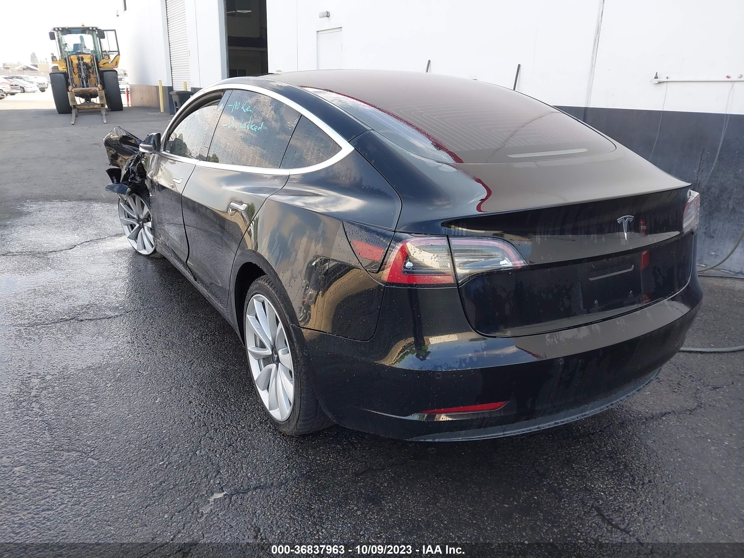 Photo 2 VIN: 5YJ3E1EA1JF013283 - TESLA MODEL 3 