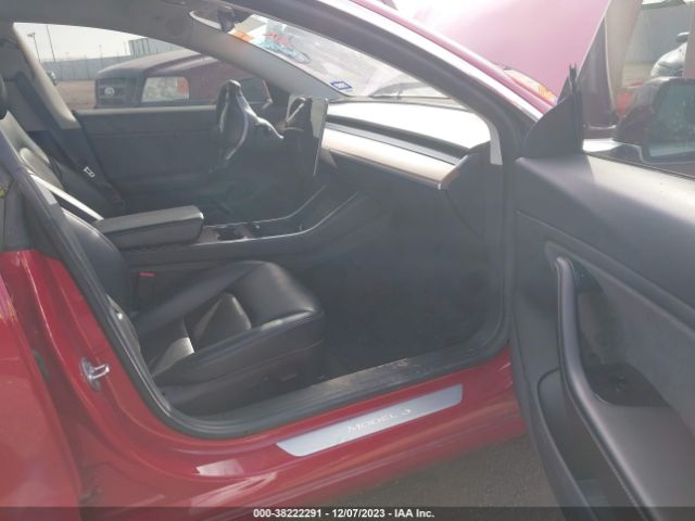 Photo 4 VIN: 5YJ3E1EA1JF031122 - TESLA MODEL 3 