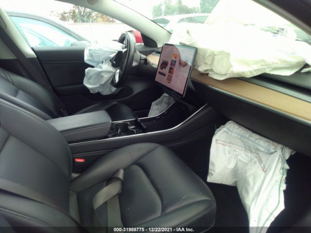 Photo 4 VIN: 5YJ3E1EA1JF045831 - TESLA MODEL 3 