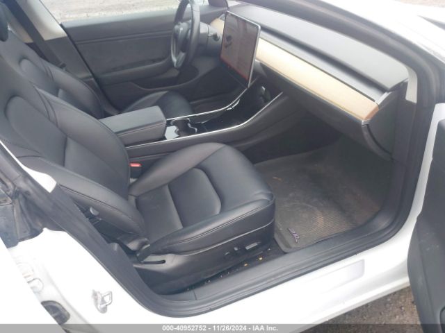 Photo 4 VIN: 5YJ3E1EA1JF164768 - TESLA MODEL 3 