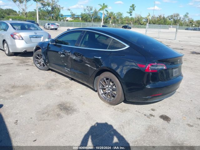 Photo 2 VIN: 5YJ3E1EA1KF192930 - TESLA MODEL 3 