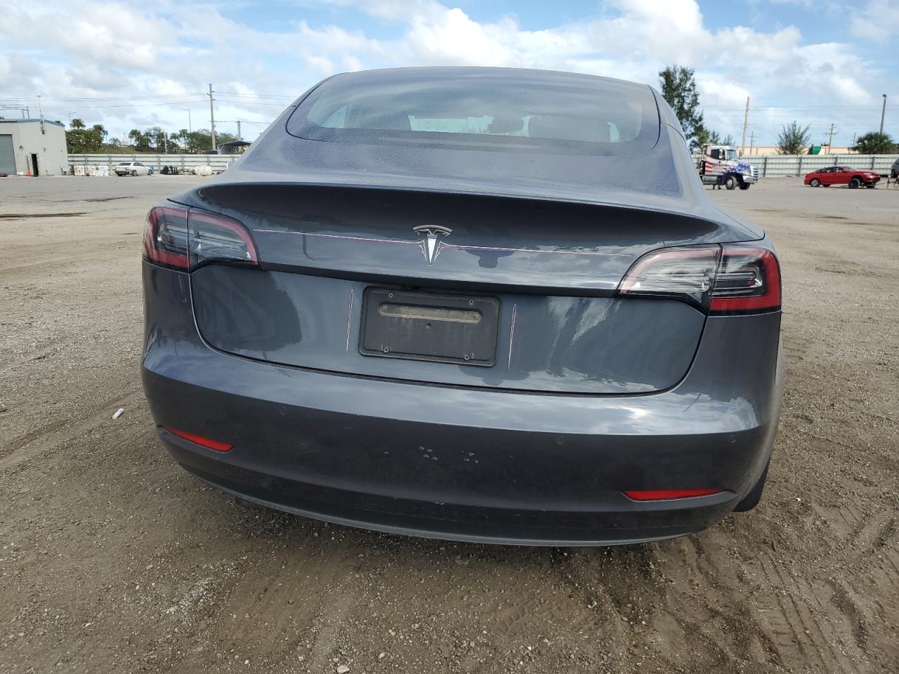 Photo 5 VIN: 5YJ3E1EA1KF306988 - TESLA MODEL 3 