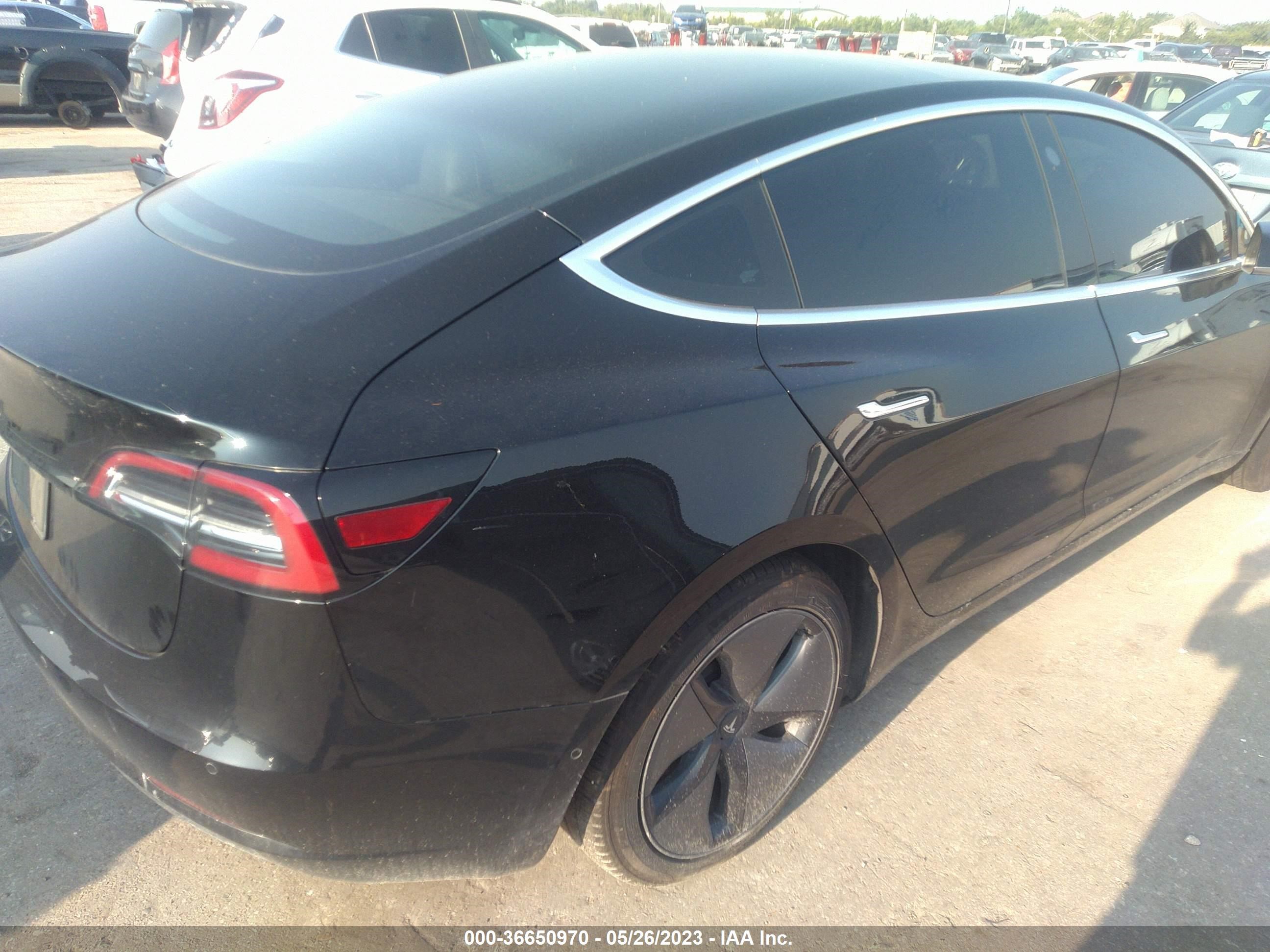 Photo 3 VIN: 5YJ3E1EA1KF324522 - TESLA MODEL 3 