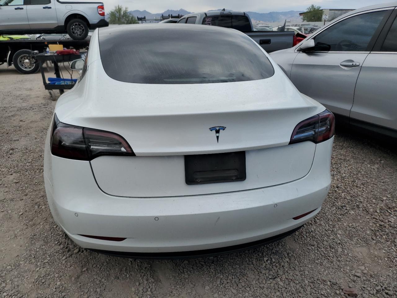 Photo 5 VIN: 5YJ3E1EA1KF332894 - TESLA MODEL 3 