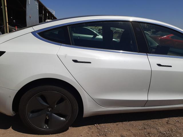 Photo 5 VIN: 5YJ3E1EA1KF401695 - TESLA MODEL 3 