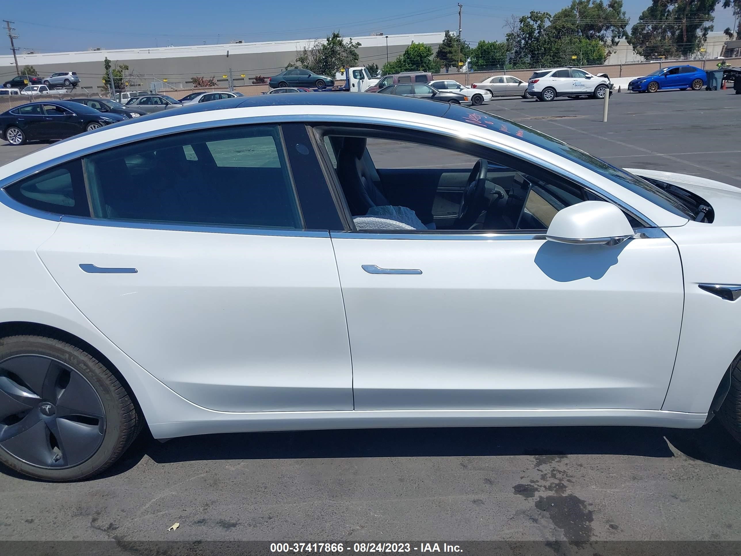 Photo 10 VIN: 5YJ3E1EA1KF425270 - TESLA MODEL 3 