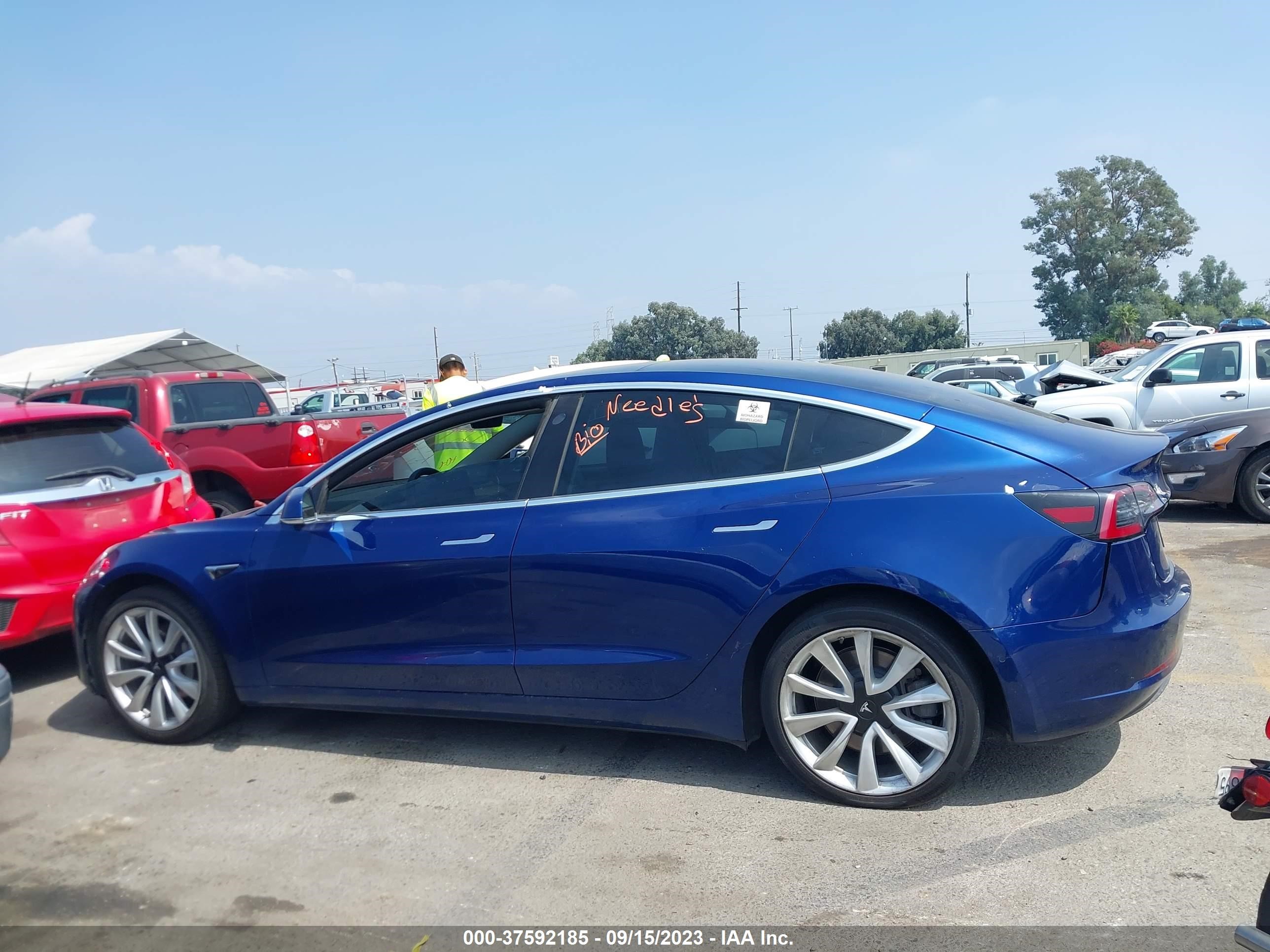 Photo 12 VIN: 5YJ3E1EA1KF495335 - TESLA MODEL 3 