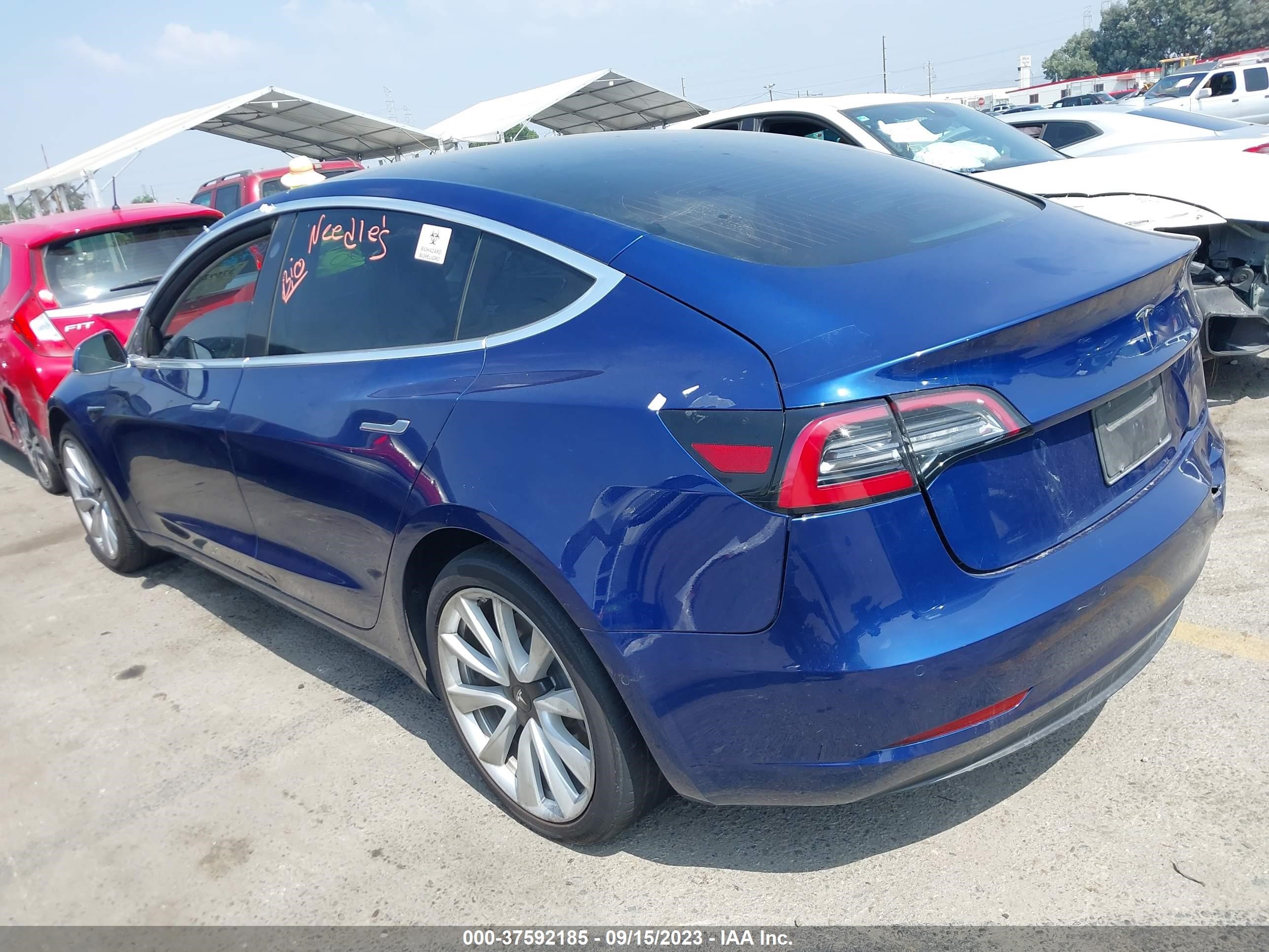 Photo 2 VIN: 5YJ3E1EA1KF495335 - TESLA MODEL 3 