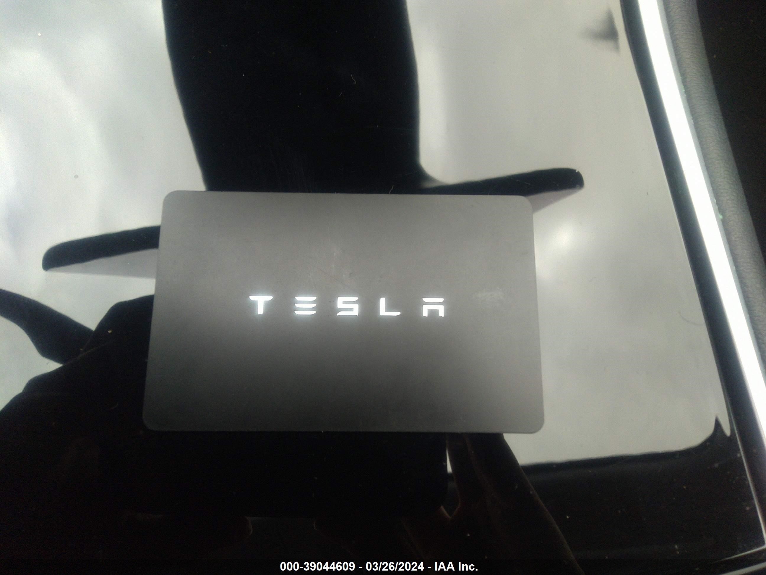 Photo 10 VIN: 5YJ3E1EA1LF597820 - TESLA MODEL 3 