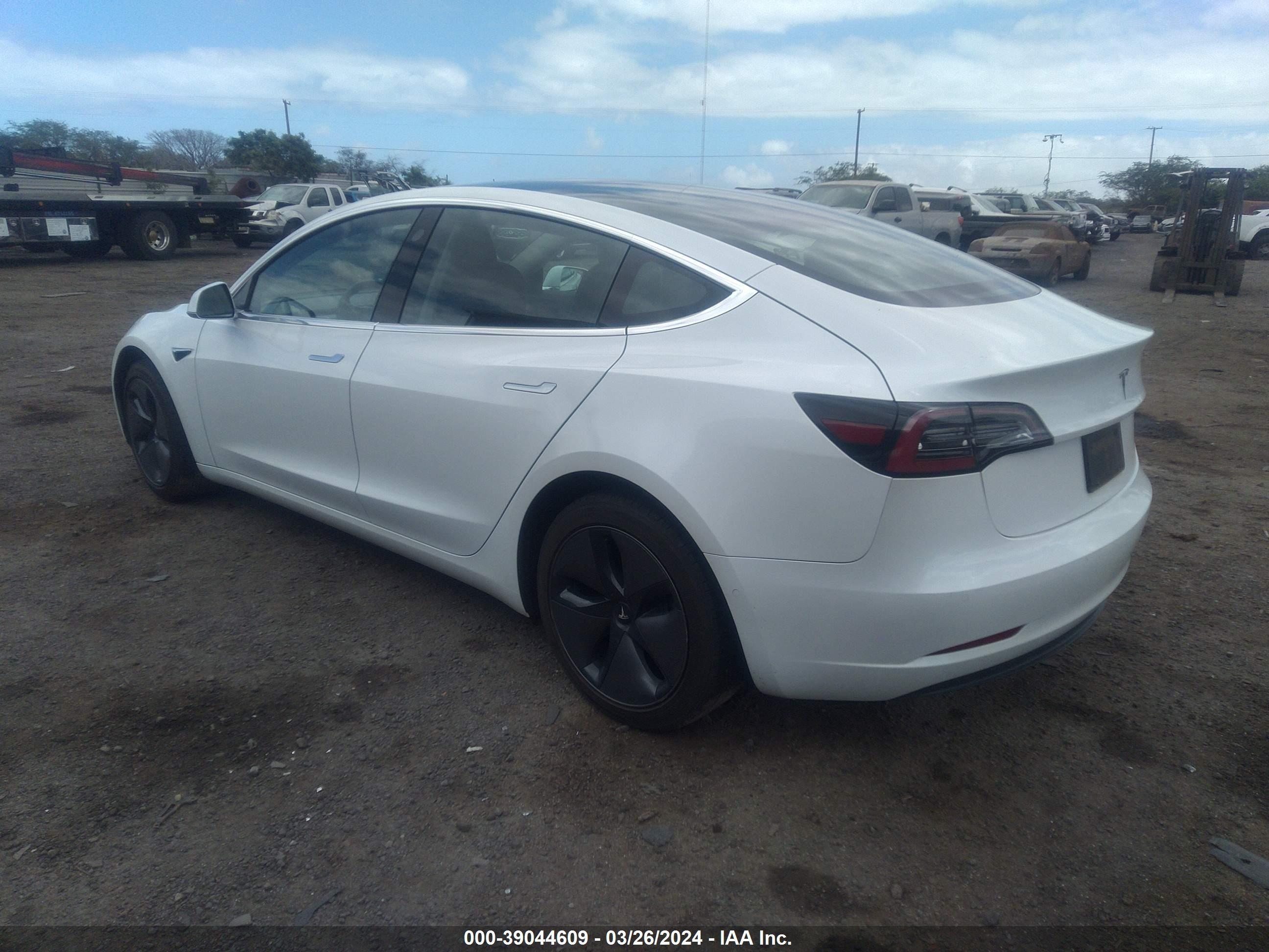 Photo 2 VIN: 5YJ3E1EA1LF597820 - TESLA MODEL 3 