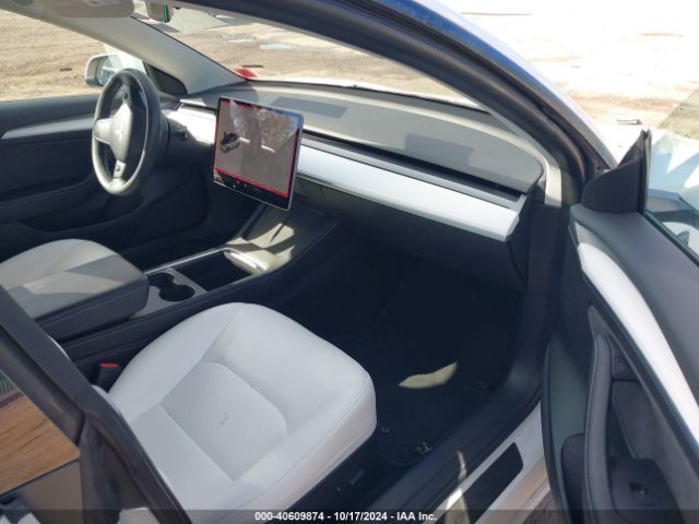 Photo 4 VIN: 5YJ3E1EA1MF096718 - TESLA MODEL 3 