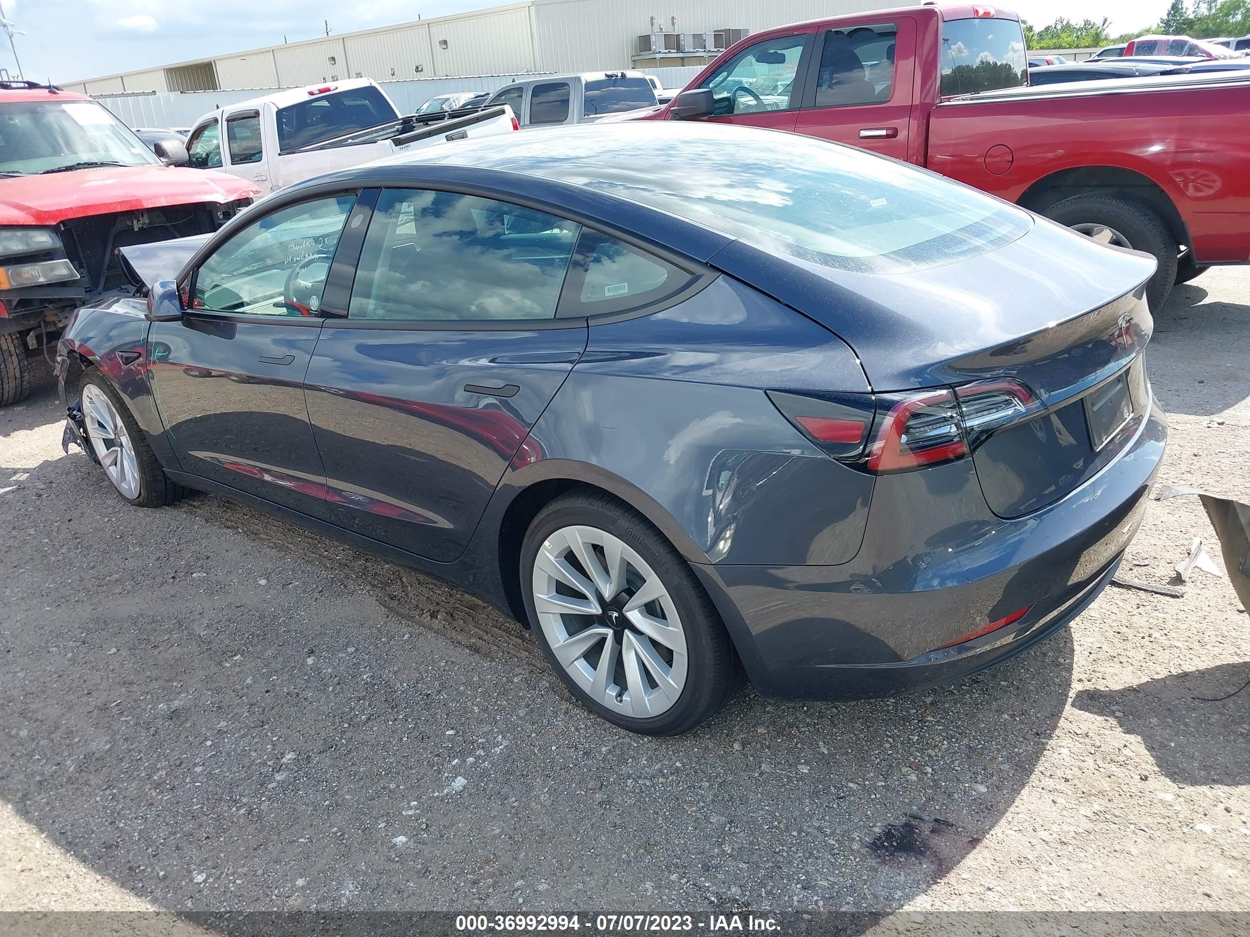 Photo 2 VIN: 5YJ3E1EA1PF384386 - TESLA MODEL 3 