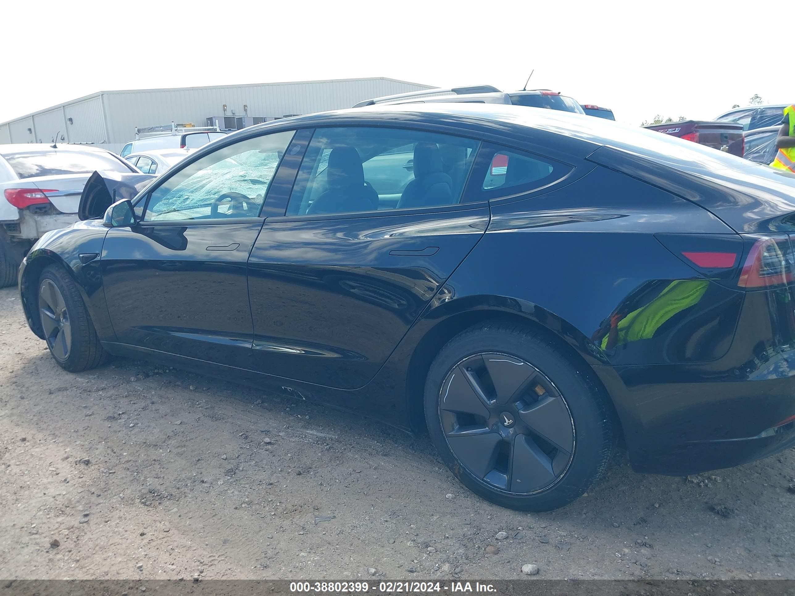 Photo 13 VIN: 5YJ3E1EA1PF428550 - TESLA MODEL 3 