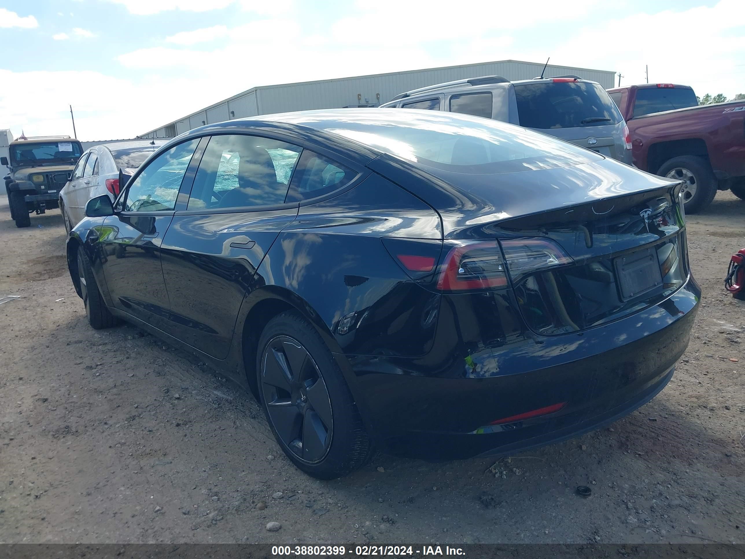 Photo 2 VIN: 5YJ3E1EA1PF428550 - TESLA MODEL 3 