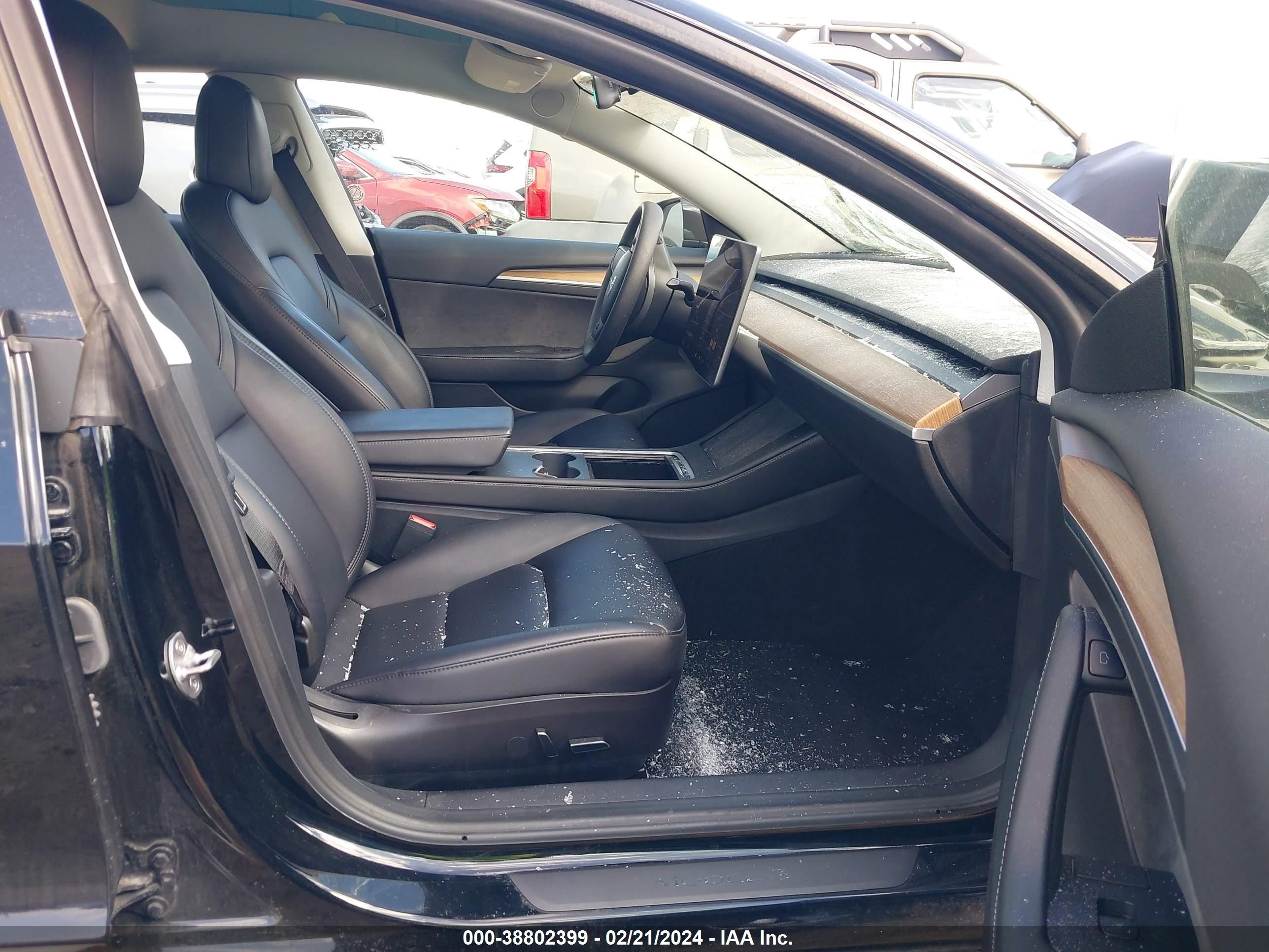 Photo 4 VIN: 5YJ3E1EA1PF428550 - TESLA MODEL 3 