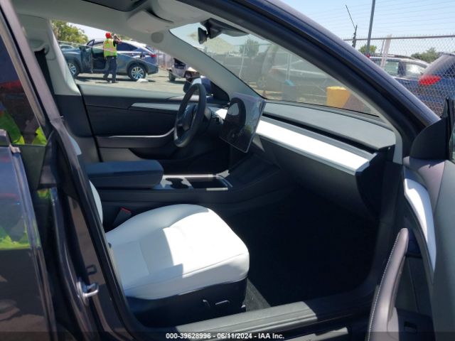 Photo 4 VIN: 5YJ3E1EA1PF483497 - TESLA MODEL 3 