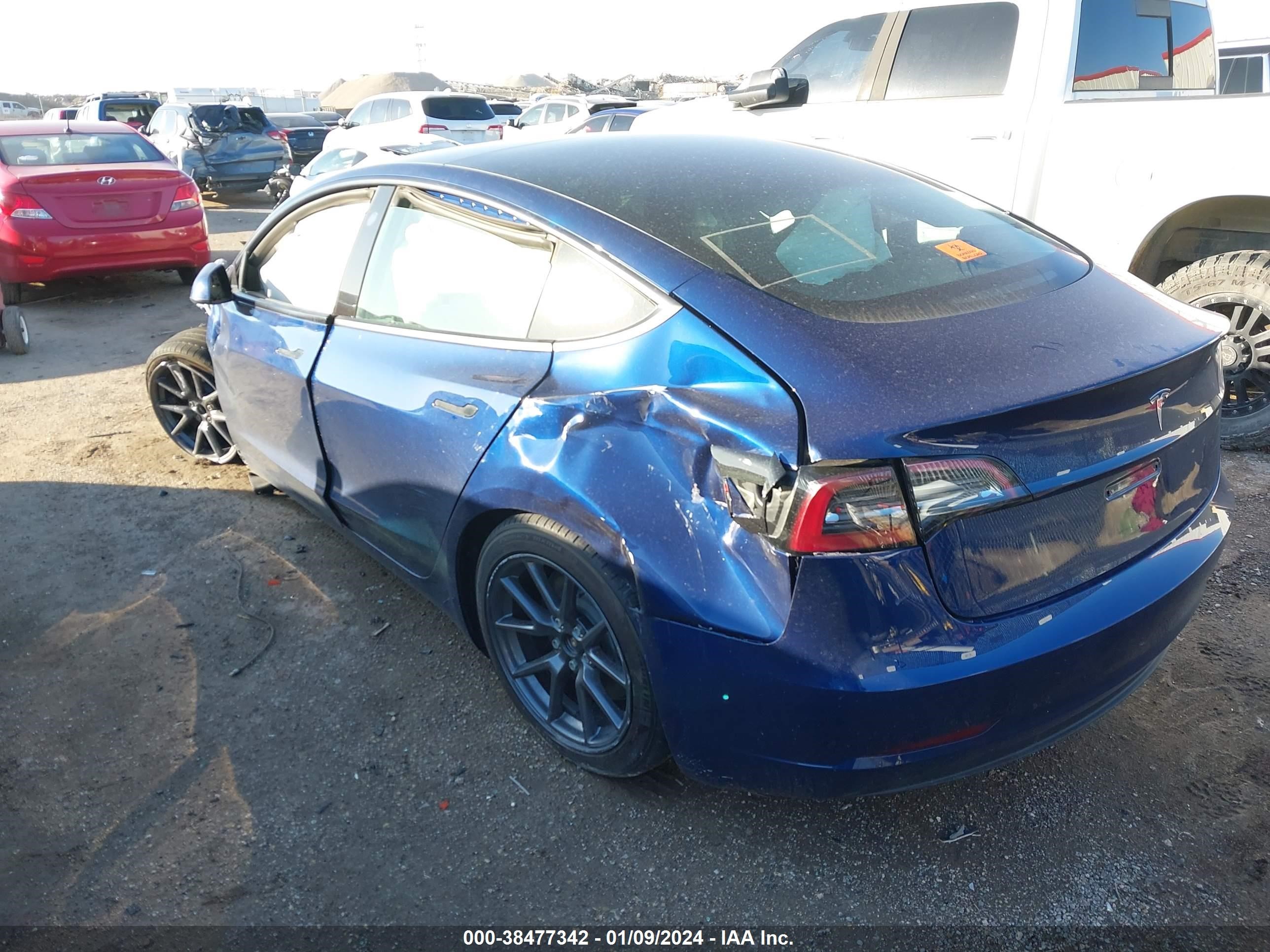 Photo 2 VIN: 5YJ3E1EA1PF582336 - TESLA MODEL 3 