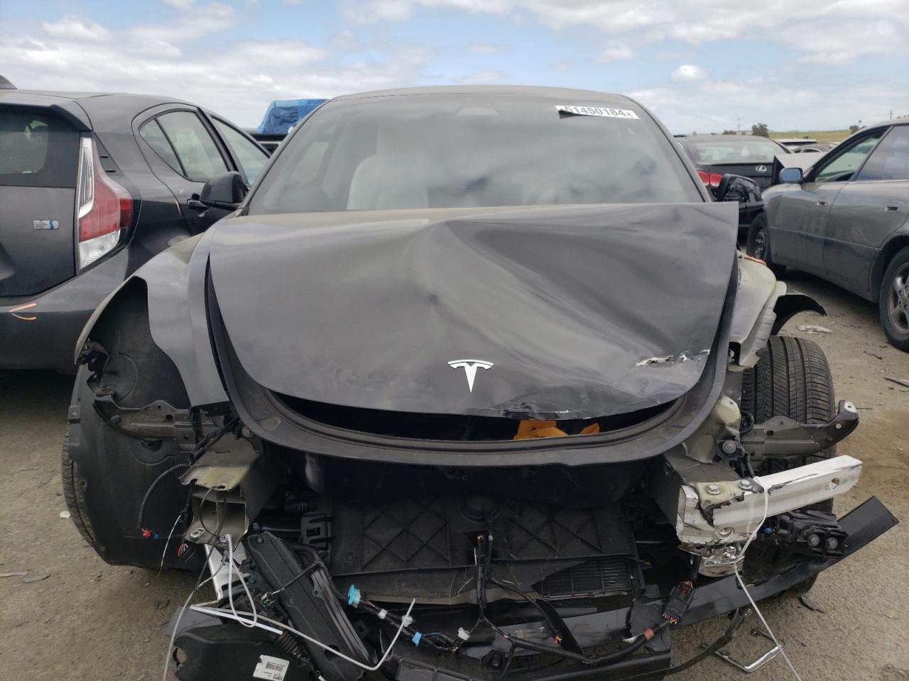 Photo 4 VIN: 5YJ3E1EA1PF627081 - TESLA MODEL 3 