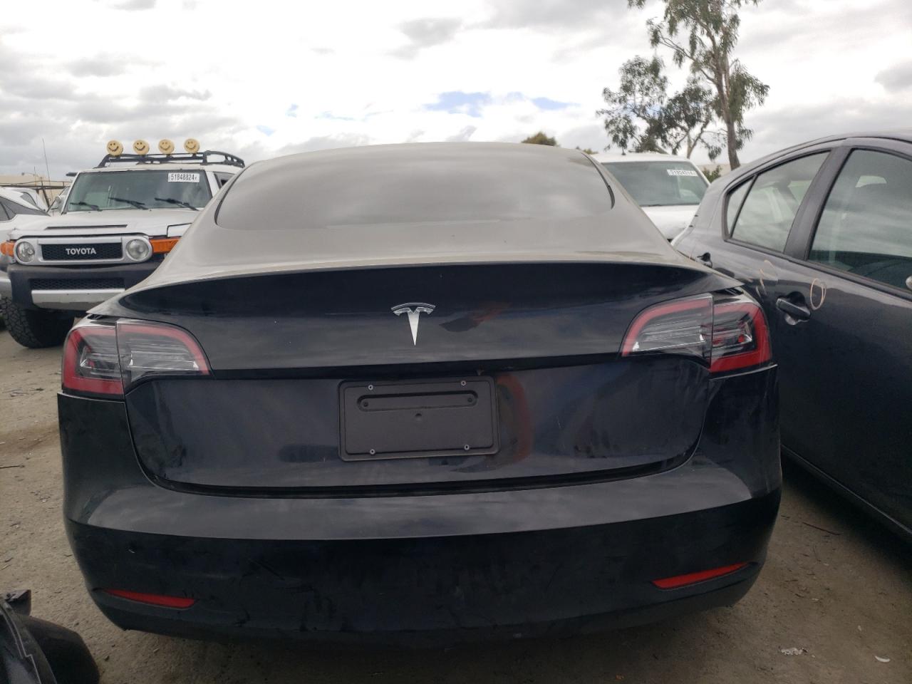 Photo 5 VIN: 5YJ3E1EA1PF627081 - TESLA MODEL 3 