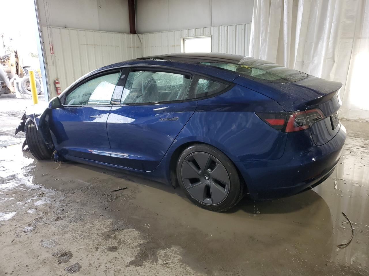 Photo 1 VIN: 5YJ3E1EA1PF684817 - TESLA MODEL 3 