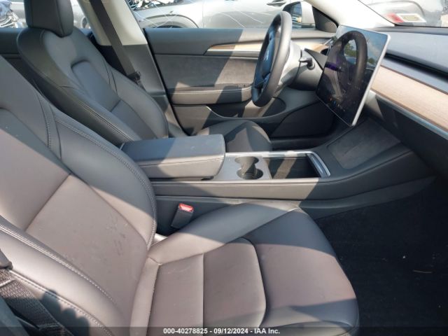 Photo 4 VIN: 5YJ3E1EA1PF692058 - TESLA MODEL 3 