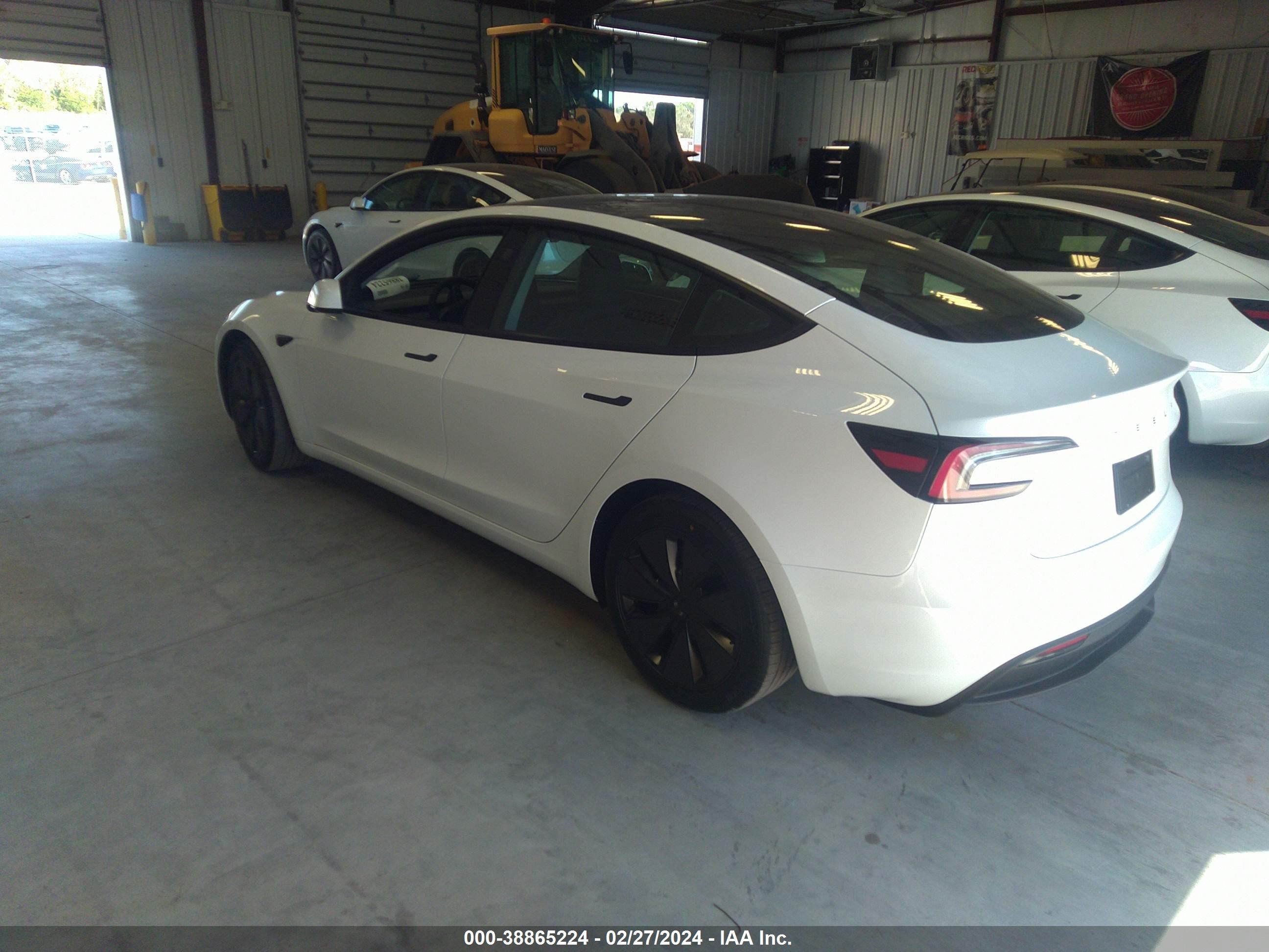 Photo 2 VIN: 5YJ3E1EA1RF722405 - TESLA MODEL 3 