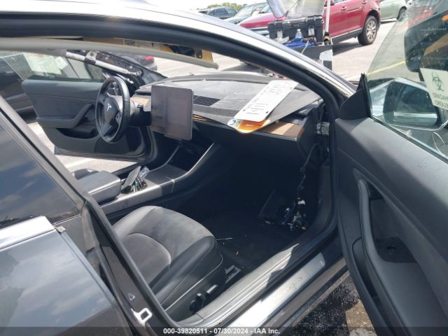 Photo 4 VIN: 5YJ3E1EA2JF005161 - TESLA MODEL 3 