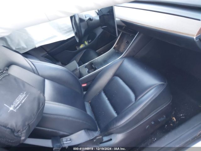 Photo 4 VIN: 5YJ3E1EA2JF028231 - TESLA MODEL 3 