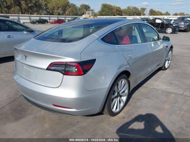 Photo 3 VIN: 5YJ3E1EA2JF031114 - TESLA MODEL 3 