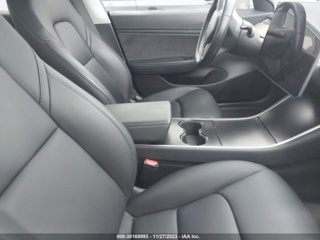 Photo 4 VIN: 5YJ3E1EA2JF037317 - TESLA MODEL 3 