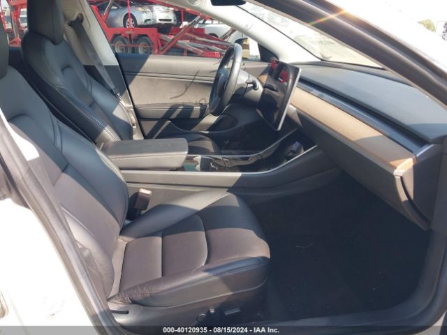 Photo 4 VIN: 5YJ3E1EA2JF042307 - TESLA MODEL 3 