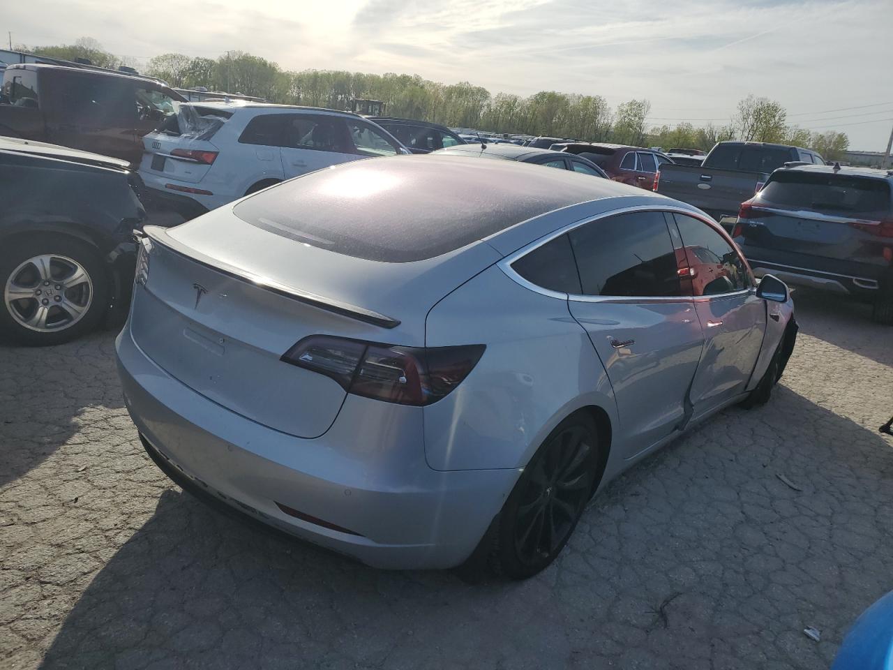 Photo 2 VIN: 5YJ3E1EA2JF042601 - TESLA MODEL 3 