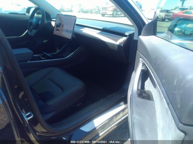 Photo 4 VIN: 5YJ3E1EA2JF047815 - TESLA MODEL 3 