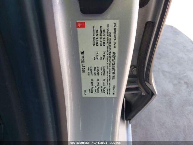 Photo 8 VIN: 5YJ3E1EA2JF049984 - TESLA MODEL 3 