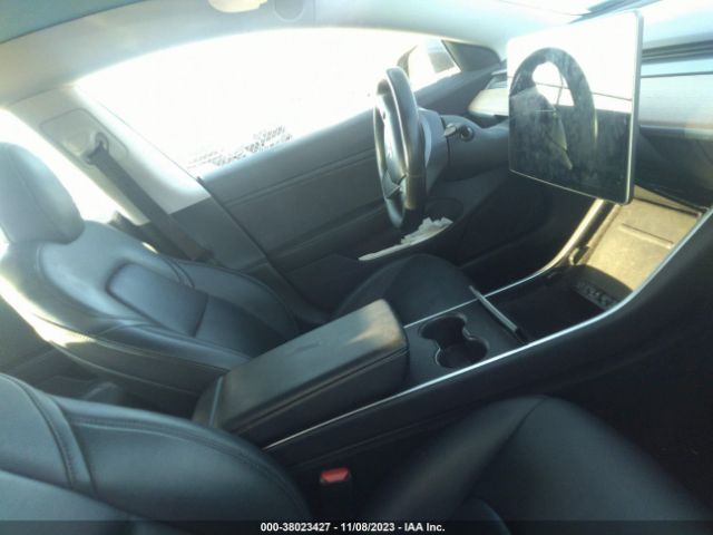 Photo 4 VIN: 5YJ3E1EA2JF052903 - TESLA MODEL 3 