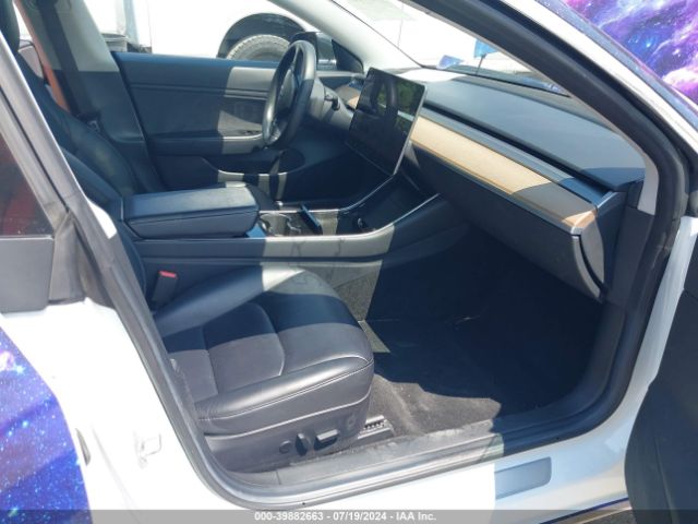 Photo 4 VIN: 5YJ3E1EA2JF057275 - TESLA MODEL 3 