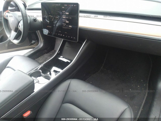 Photo 4 VIN: 5YJ3E1EA2JF070902 - TESLA MODEL-3 