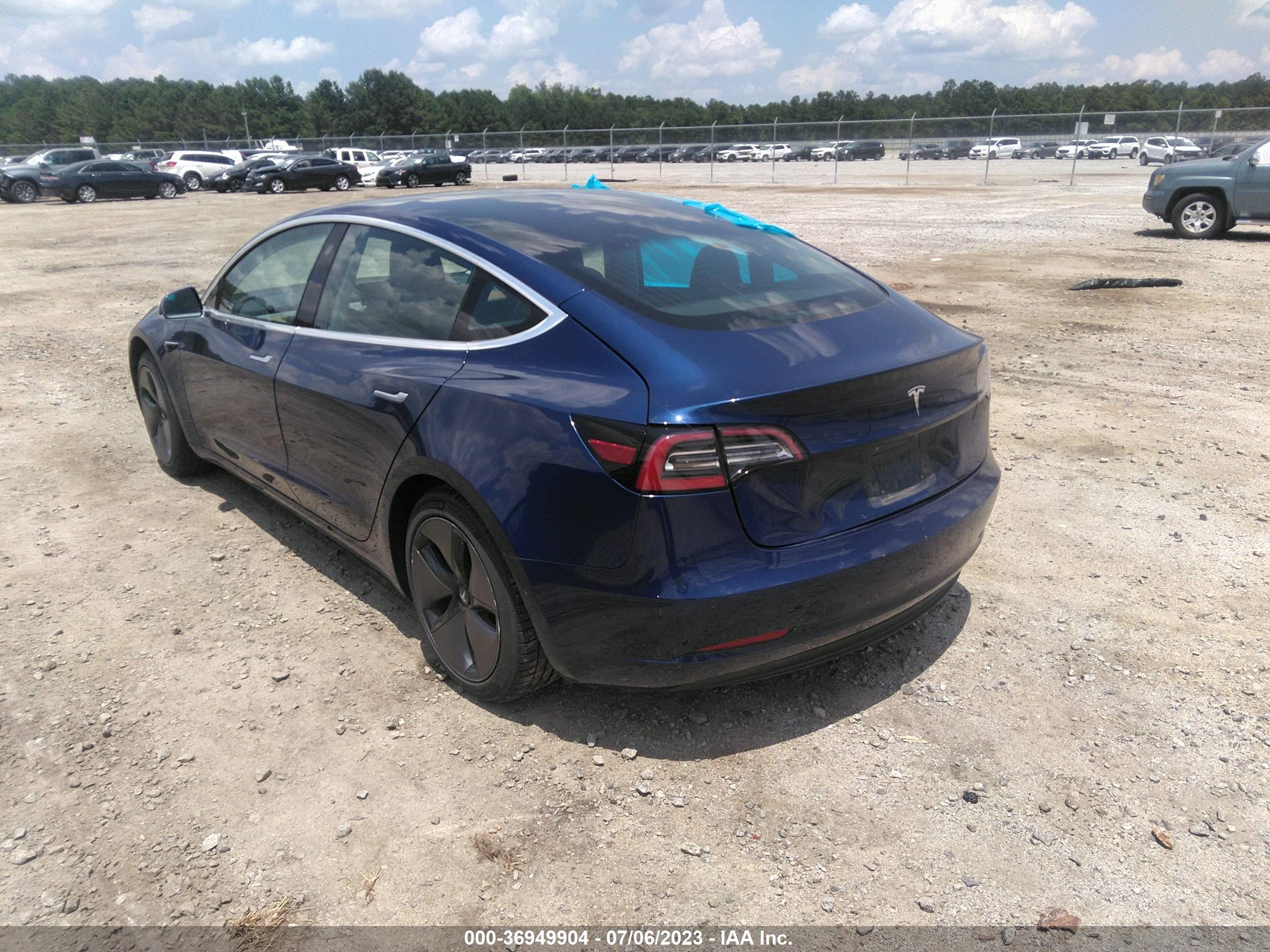 Photo 2 VIN: 5YJ3E1EA2JF102408 - TESLA MODEL 3 