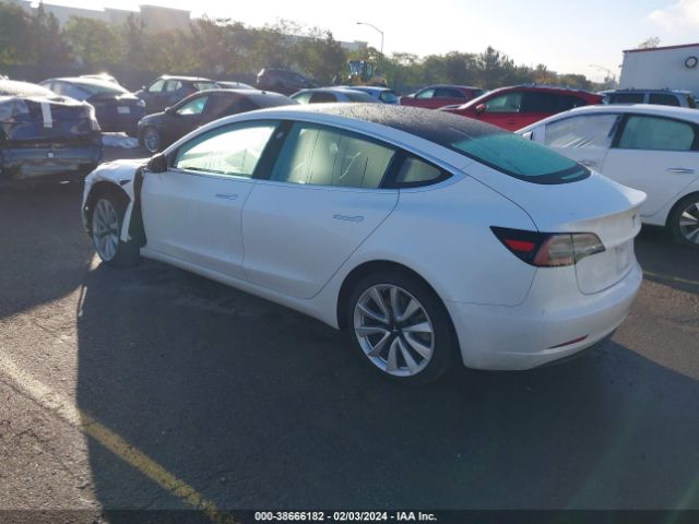 Photo 2 VIN: 5YJ3E1EA2JF108242 - TESLA MODEL 3 