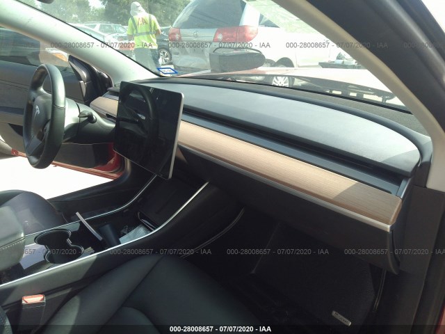 Photo 4 VIN: 5YJ3E1EA2JF126188 - TESLA MODEL 3 