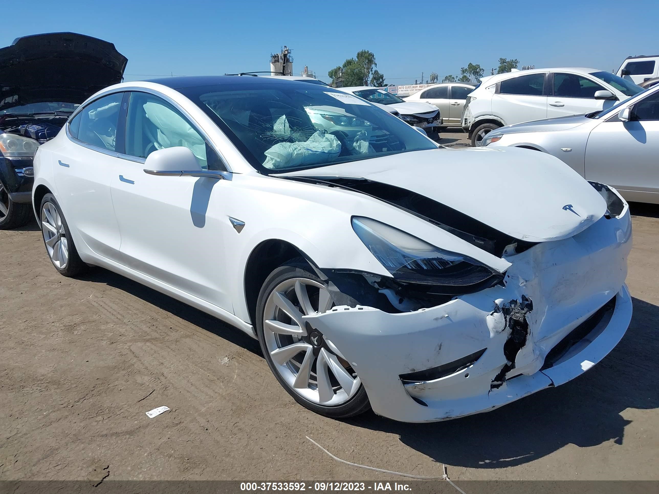 Photo 0 VIN: 5YJ3E1EA2JF164729 - TESLA MODEL 3 