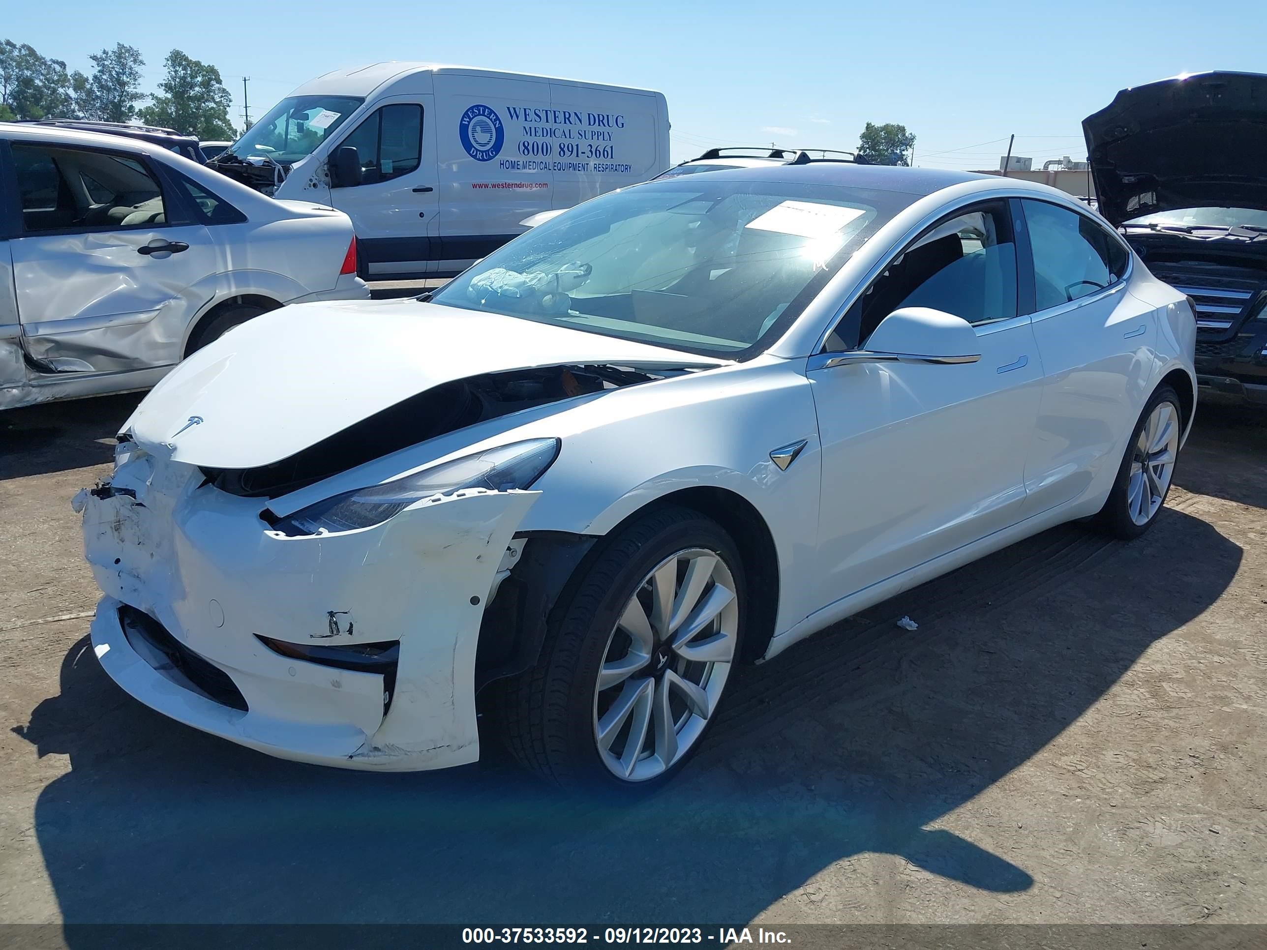 Photo 1 VIN: 5YJ3E1EA2JF164729 - TESLA MODEL 3 