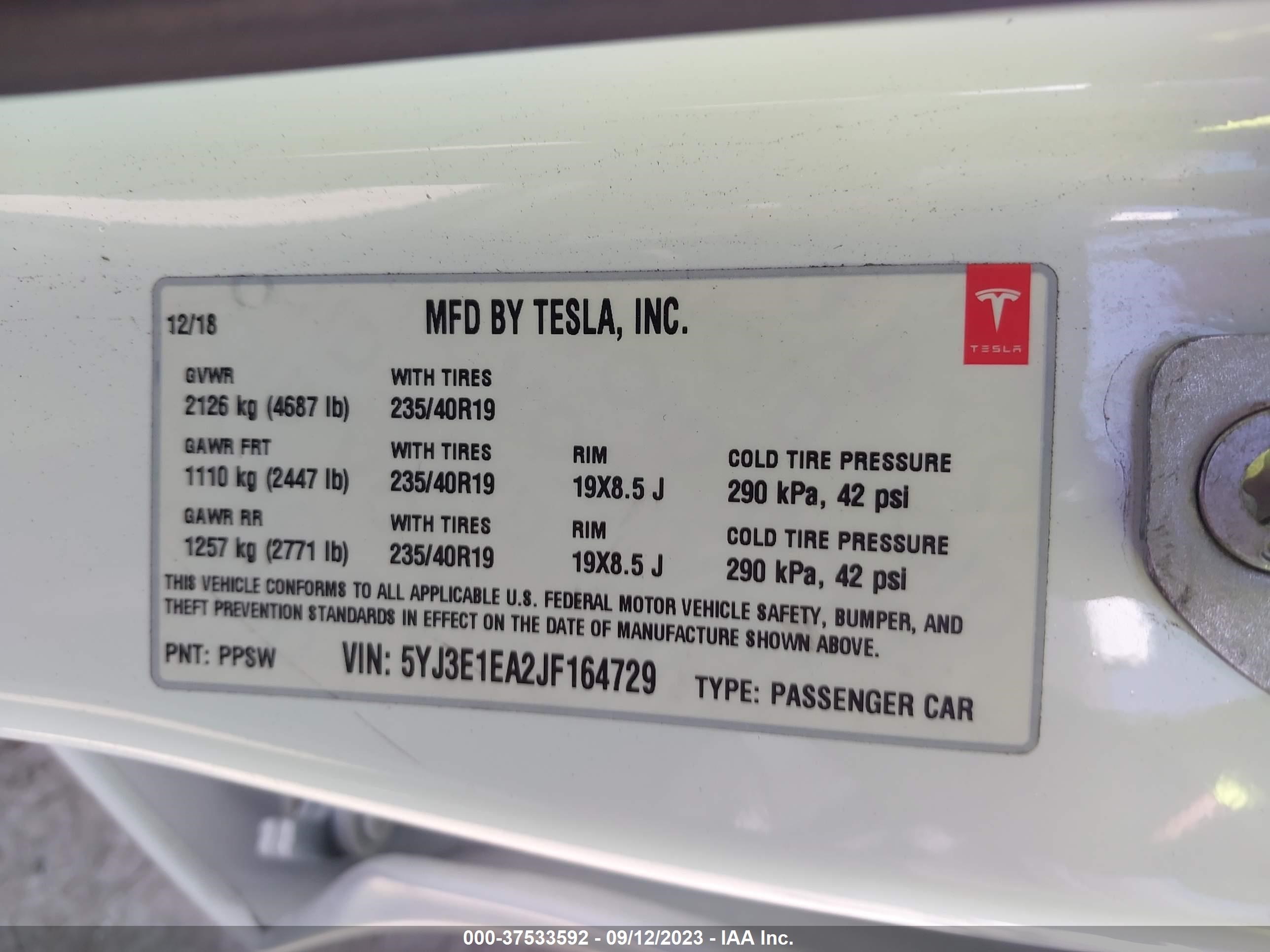 Photo 8 VIN: 5YJ3E1EA2JF164729 - TESLA MODEL 3 