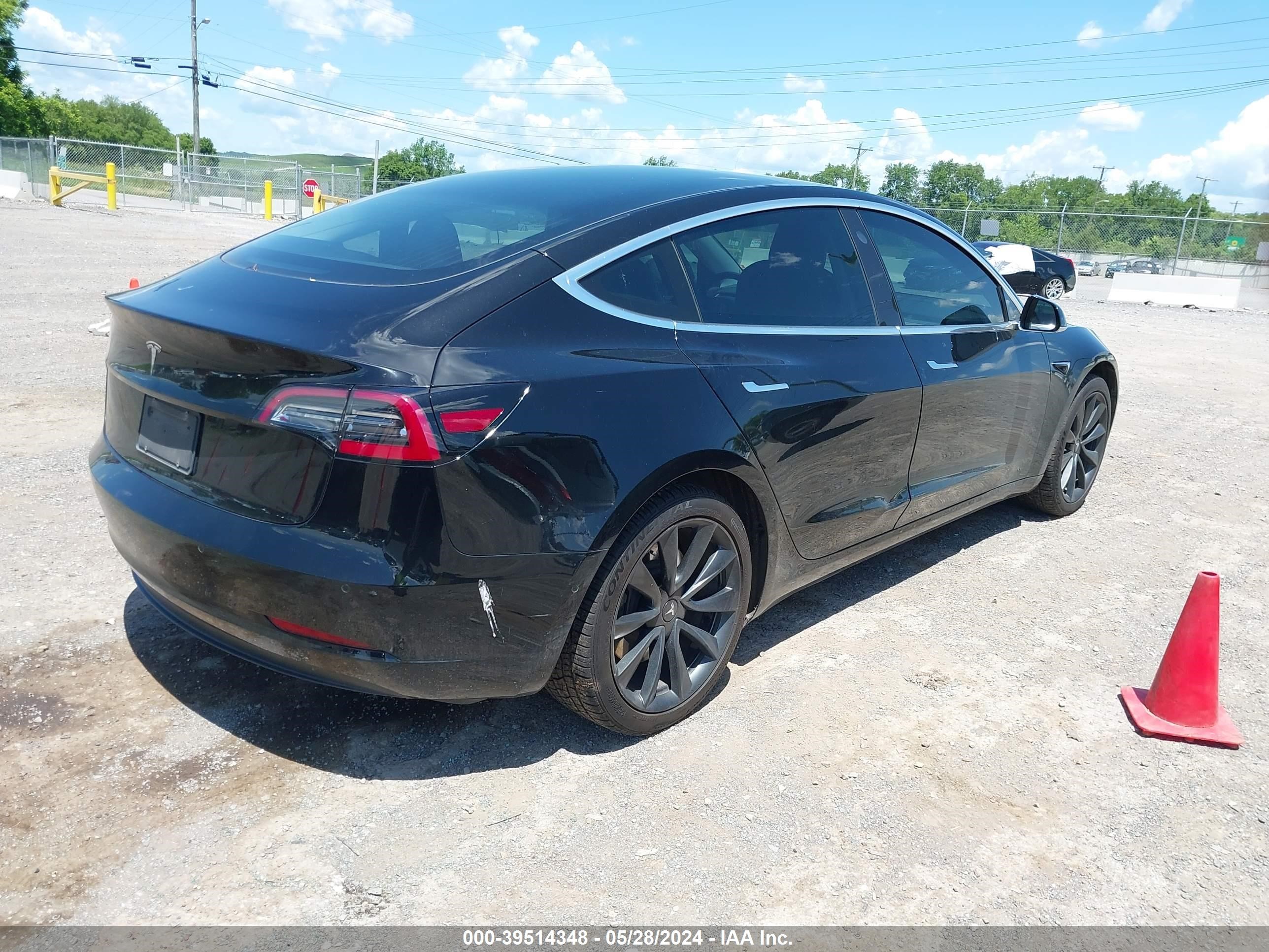 Photo 3 VIN: 5YJ3E1EA2KF305977 - TESLA MODEL 3 