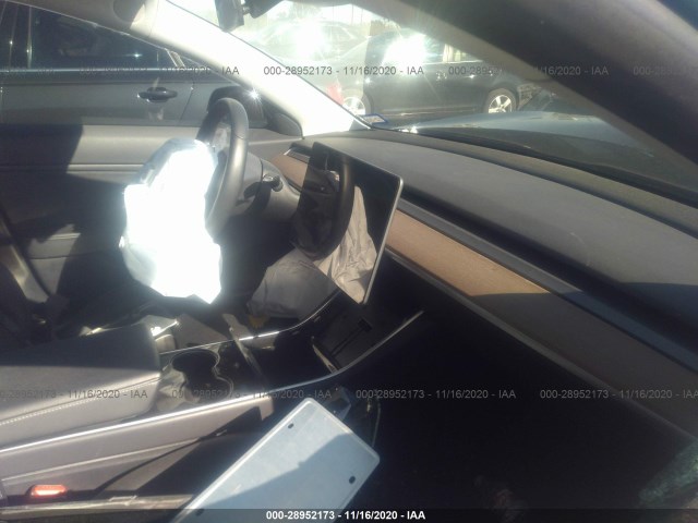 Photo 4 VIN: 5YJ3E1EA2KF331513 - TESLA MODEL 3 