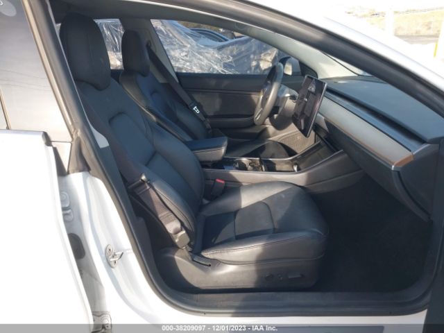 Photo 4 VIN: 5YJ3E1EA2KF417582 - TESLA MODEL 3 