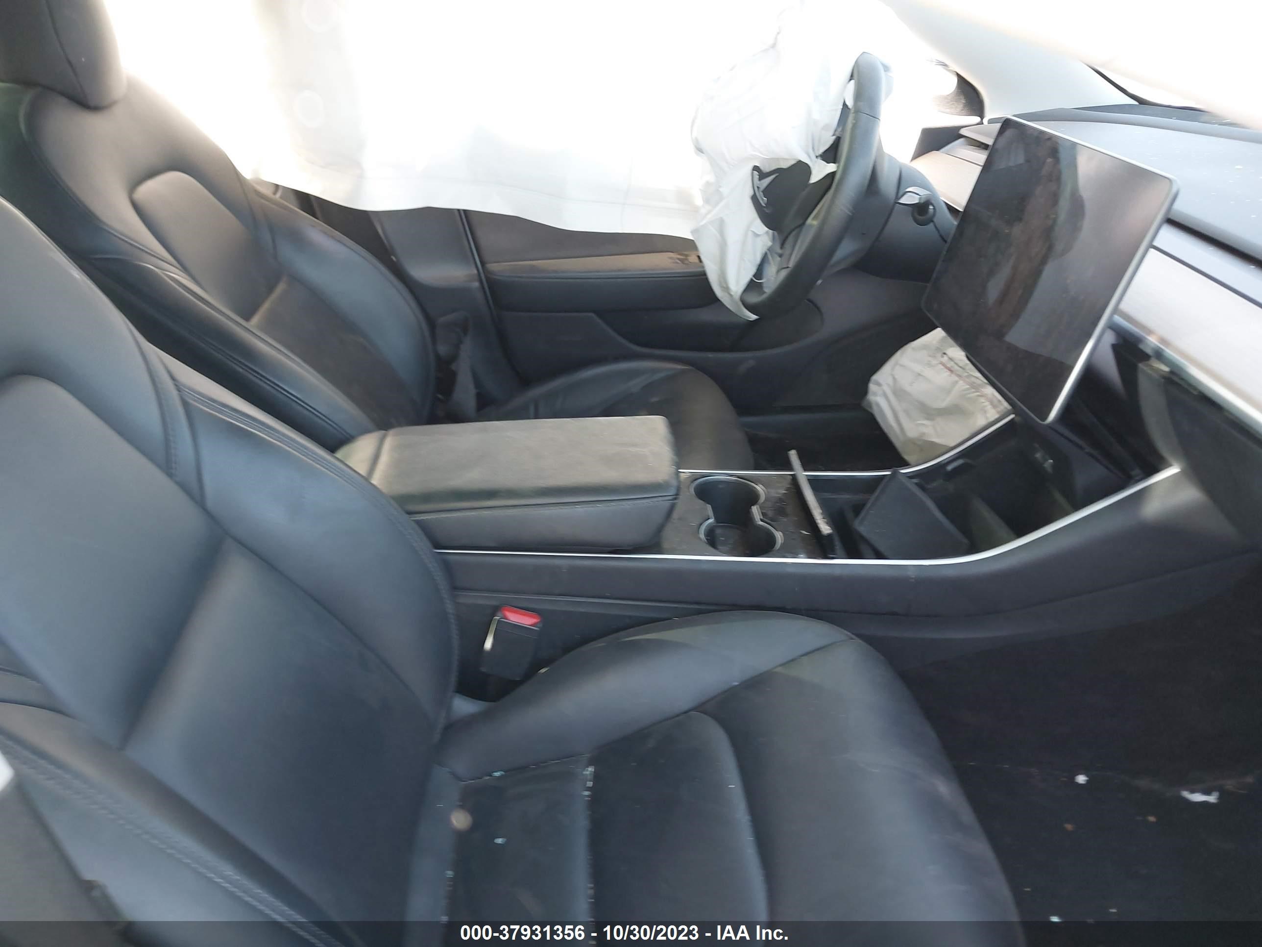 Photo 4 VIN: 5YJ3E1EA2KF464577 - TESLA MODEL 3 