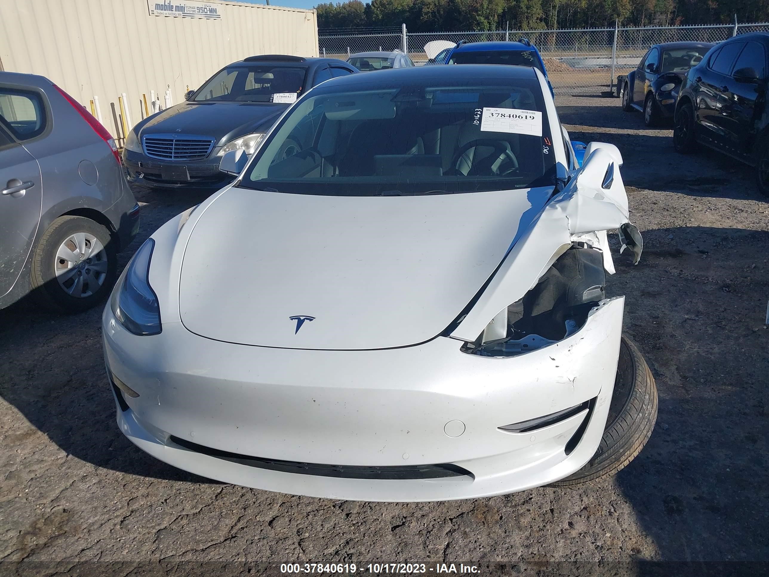 Photo 8 VIN: 5YJ3E1EA2LF505047 - TESLA MODEL 3 